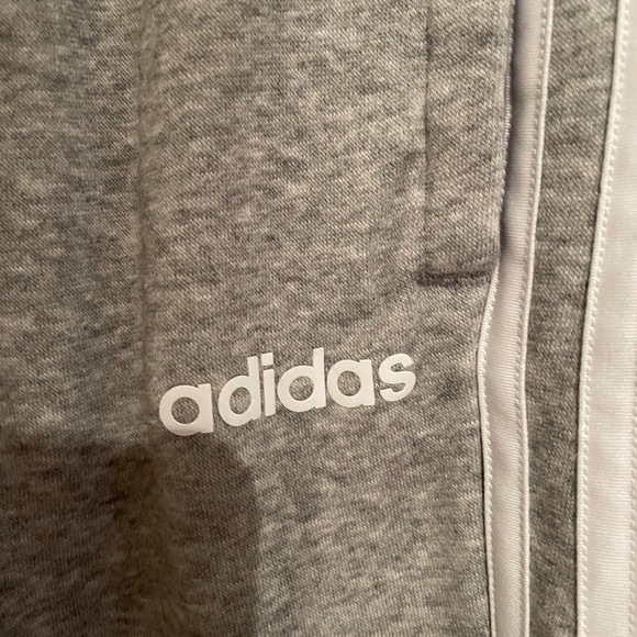 Gray Adidas sweatpants - Picture 3 of 4